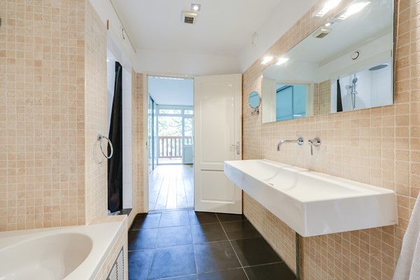 Medium property photo - Brederodestraat 59-3, 1054 MS Amsterdam
